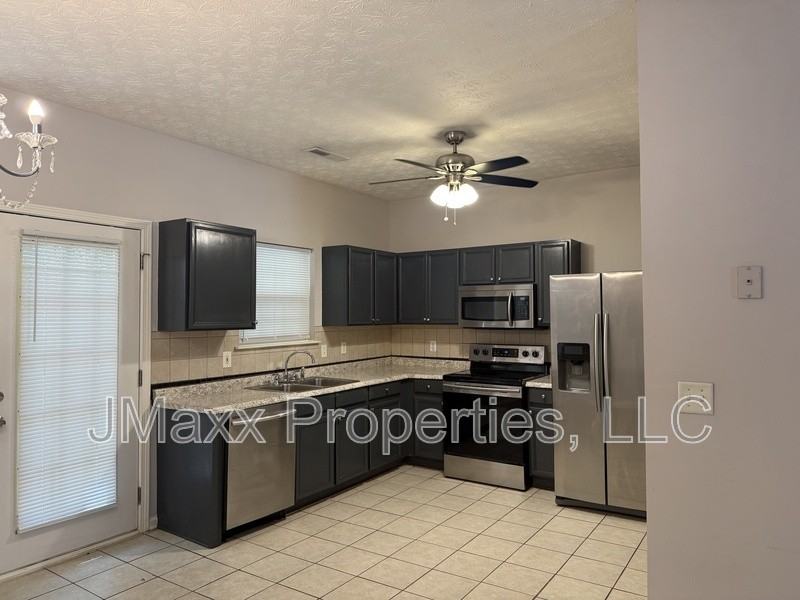 1704 Camden Forrest Trl - Photo 4 of 23