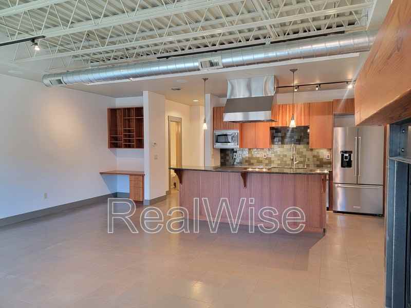 16 Sw Wall St - Photo 6 of 28