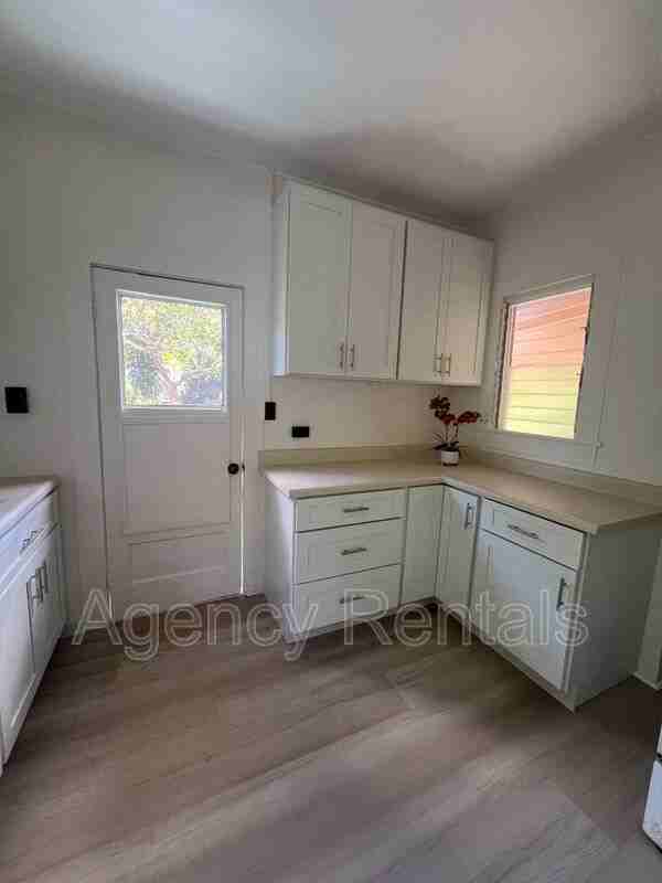 2835 Kolowalu St #2835C - Photo 4 of 16