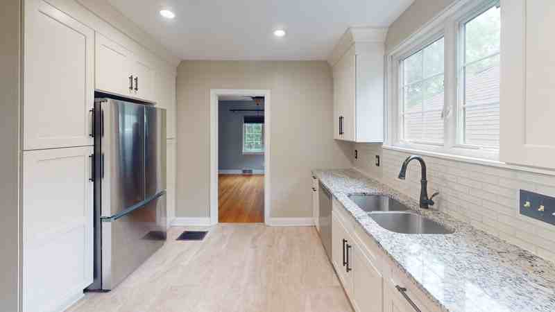1200 Gardner Ave - Photo 4 of 15