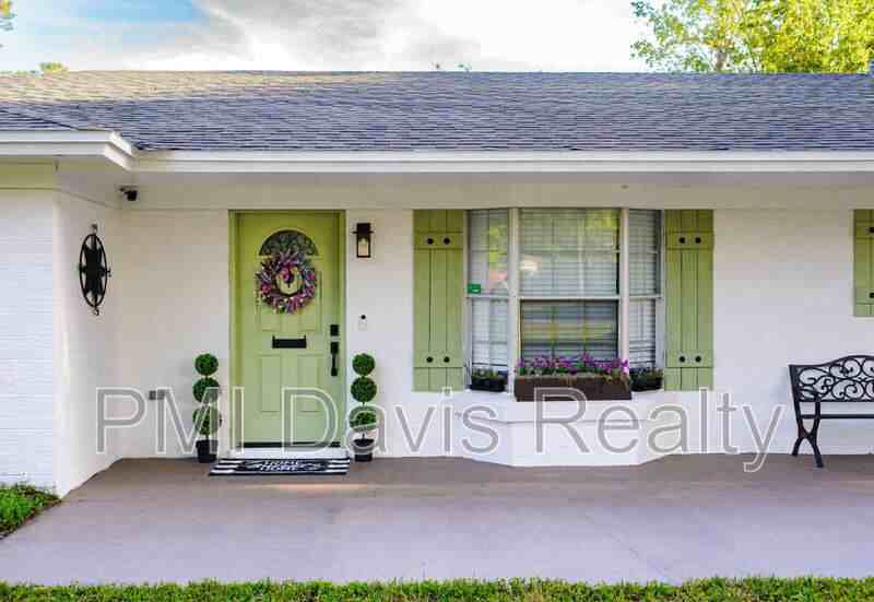 332 Whispering Woods Dr - Photo 2 of 31