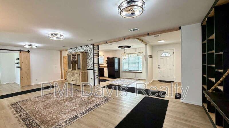 332 Whispering Woods Dr - Photo 5 of 31