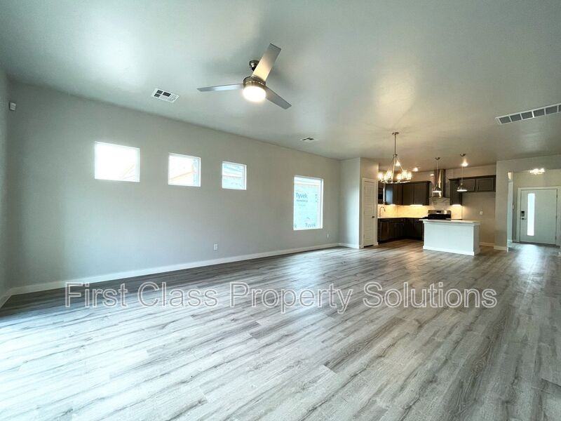 512 Nw 176th Ter - Photo 5 of 34