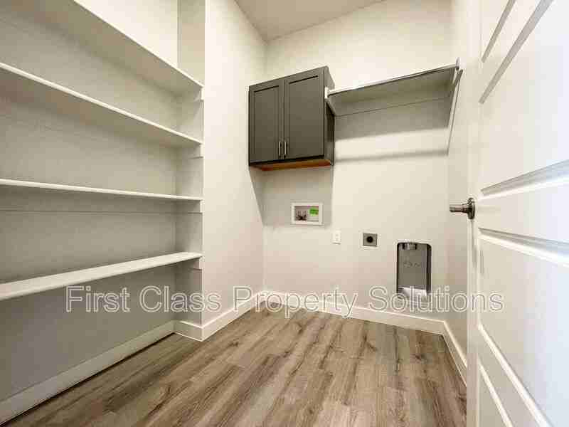 512 Nw 176th Ter - Photo 6 of 34