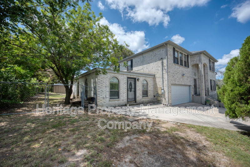 11514 Cavendish Cir - Photo 3 of 32