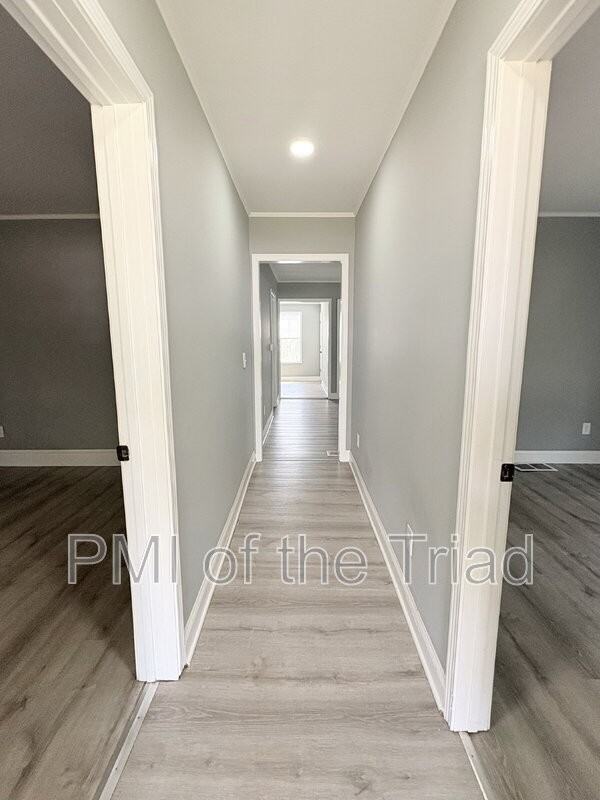 2421 Daisy St - Photo 4 of 14