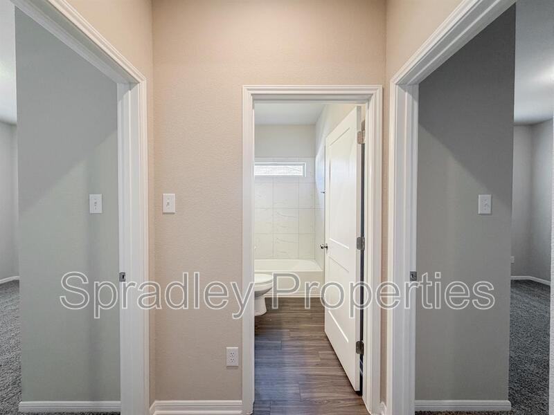 2037 Yarrelton Dr - Photo 4 of 28