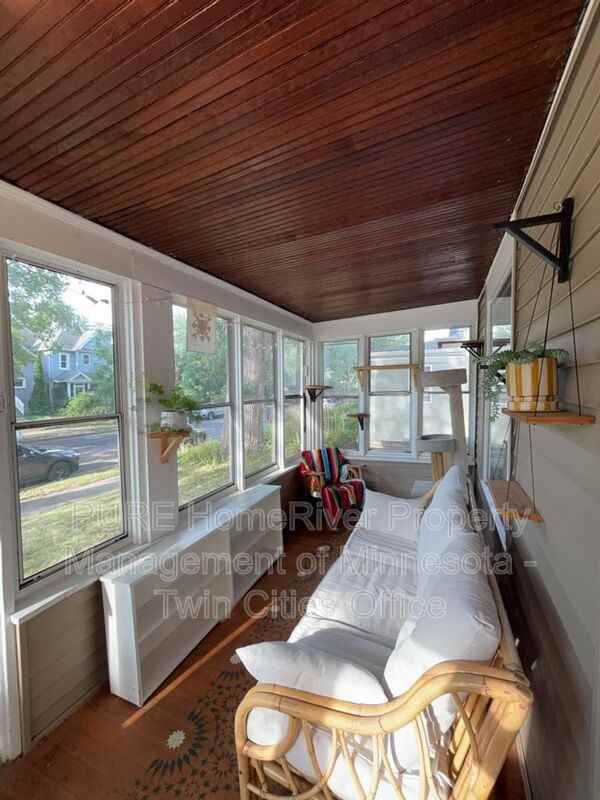 1904 3rd Ave N - Photo 2 of 31