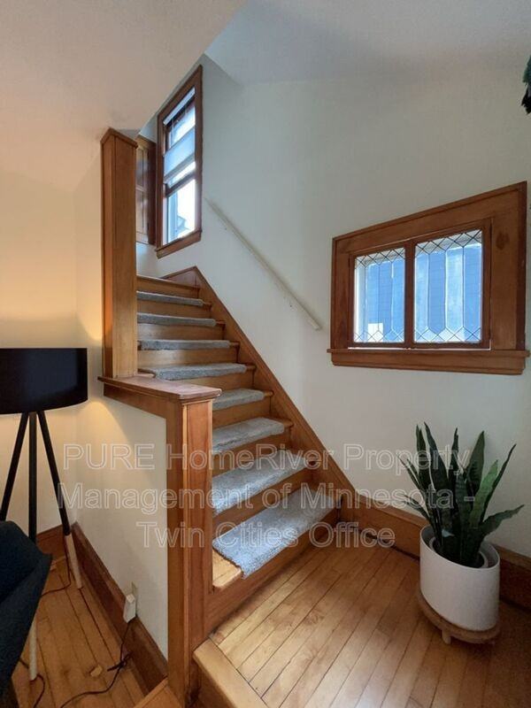 1904 3rd Ave N - Photo 4 of 31