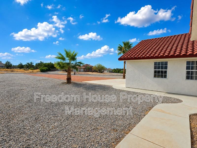 2060 River Plate Dr - Photo 7 of 50