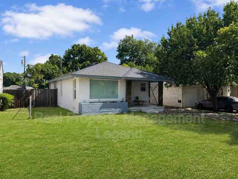1931 Berkley Ave - Photo 3 of 14