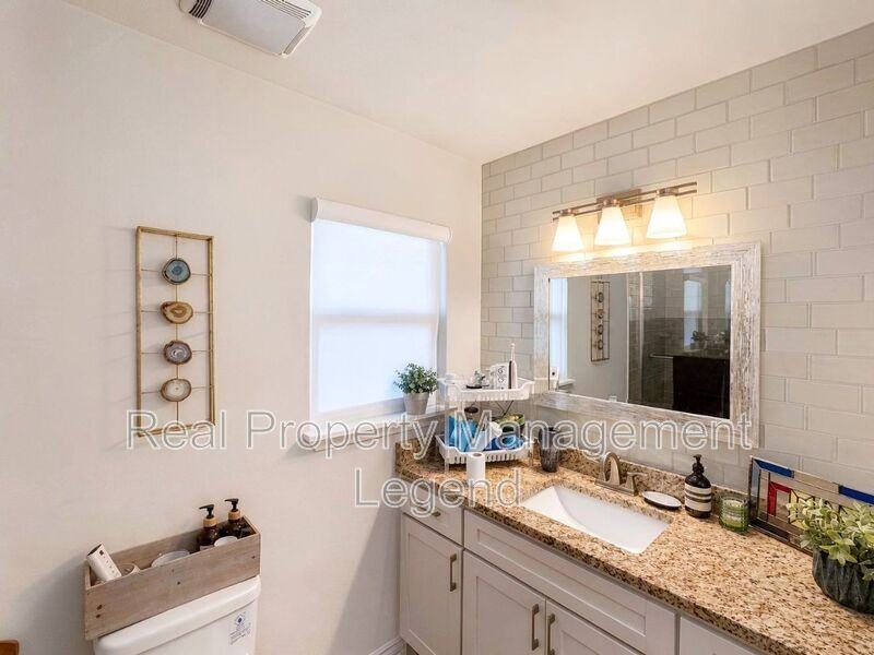 1931 Berkley Ave - Photo 4 of 14