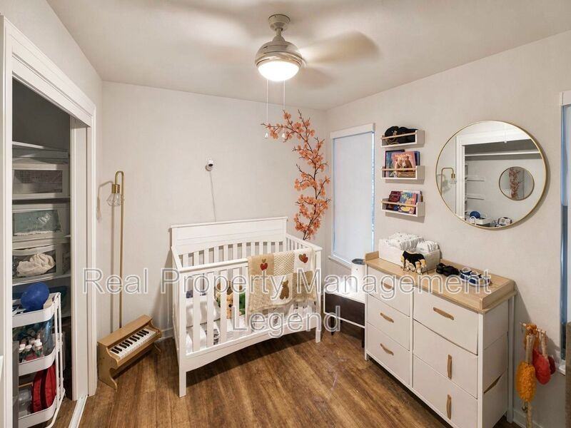 1931 Berkley Ave - Photo 6 of 14
