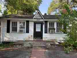 featured image of 3427 Navajo St