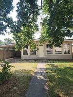 featured image of 1809 Defoe St