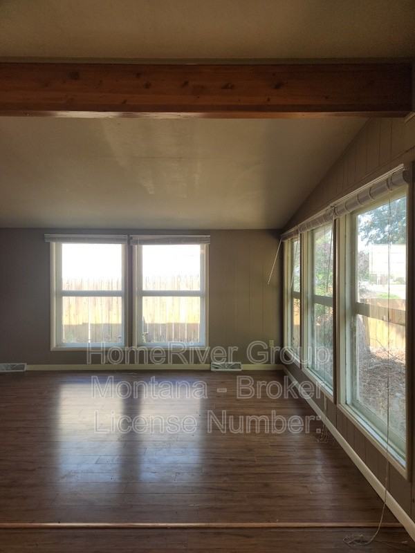 1809 Defoe St - Photo 5 of 29