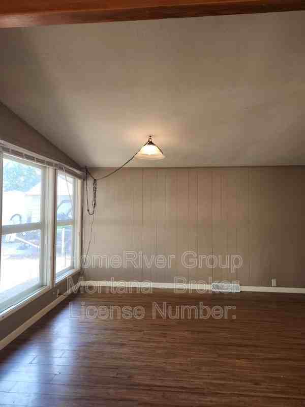 1809 Defoe St - Photo 6 of 29