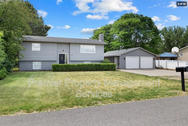 140 Peters St - Photo 2 of 28