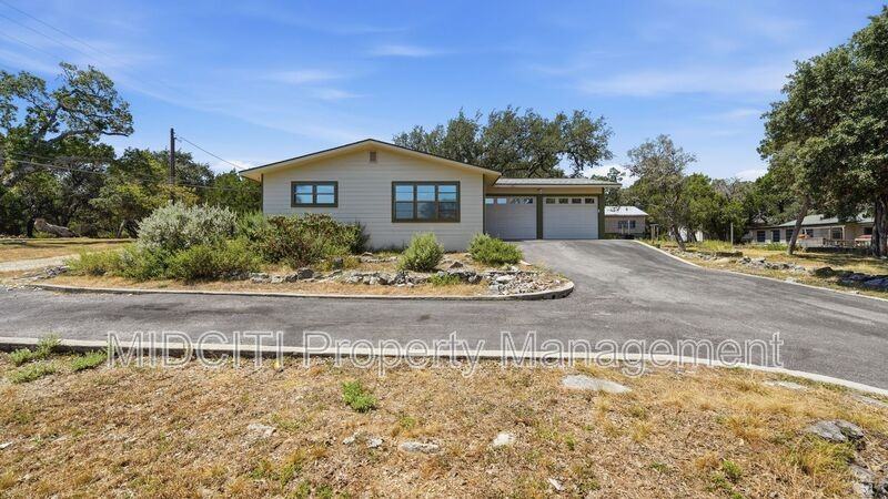 701 Luehlfing Dr - Photo 2 of 33
