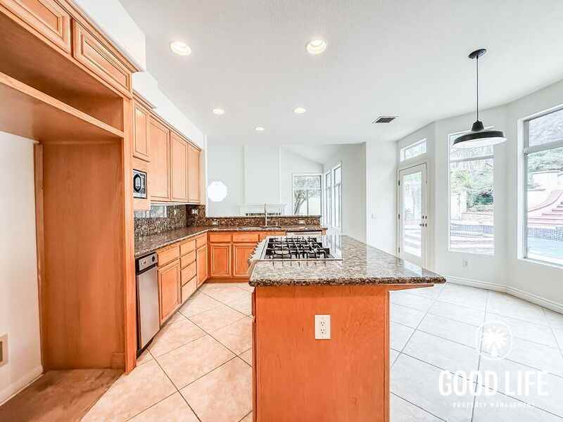709 S Hidden Creek Cir - Photo 4 of 45