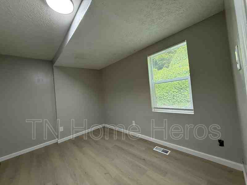 1201 Karnes Ave - Photo 5 of 5