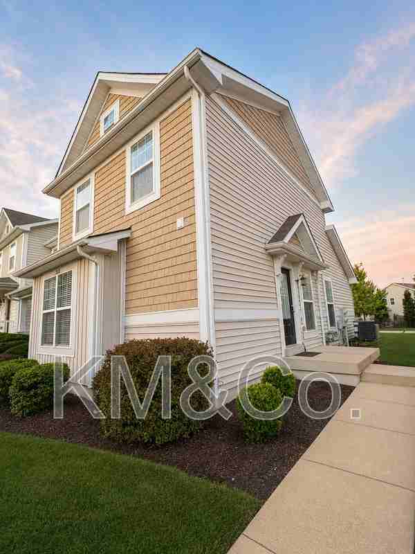 213 Countryshire Dr - Photo 3 of 32