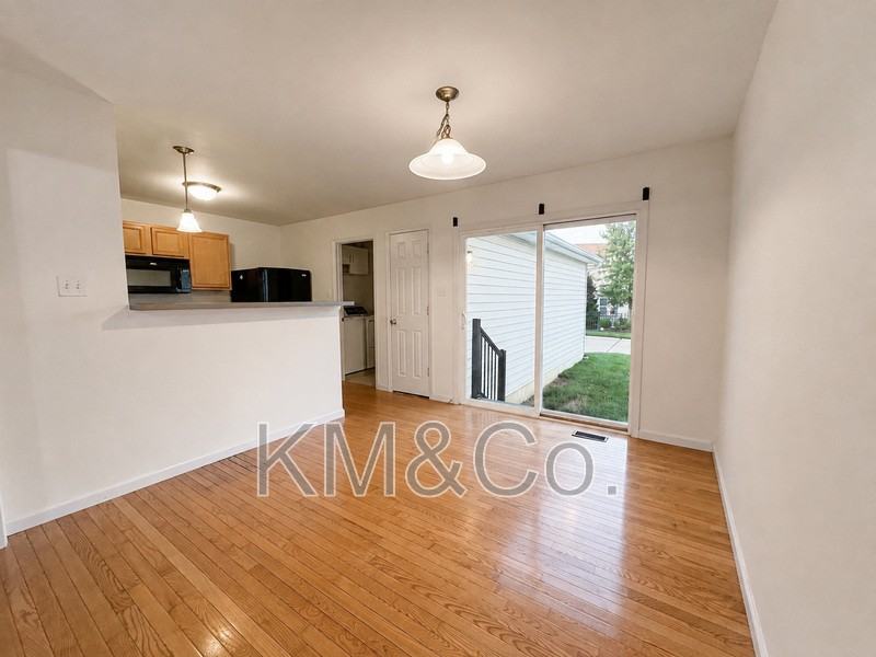 213 Countryshire Dr - Photo 5 of 32