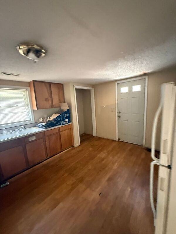 1214 - Photo 6 of 7