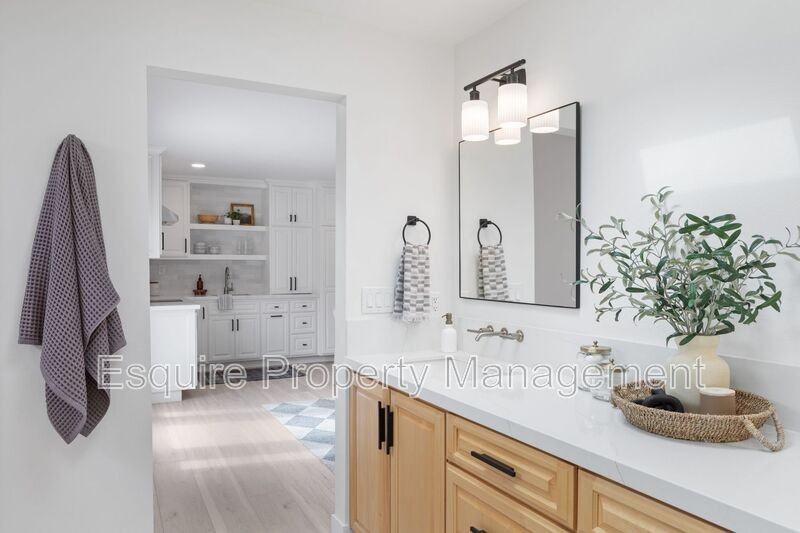 280 E Loop Dr #ADU - Photo 7 of 14