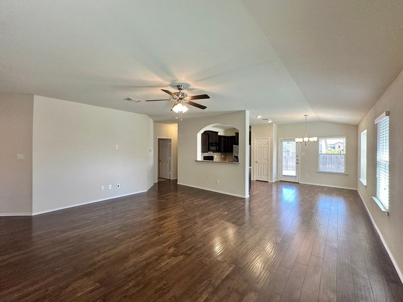 3414 Parkmill Dr - Photo 4 of 36