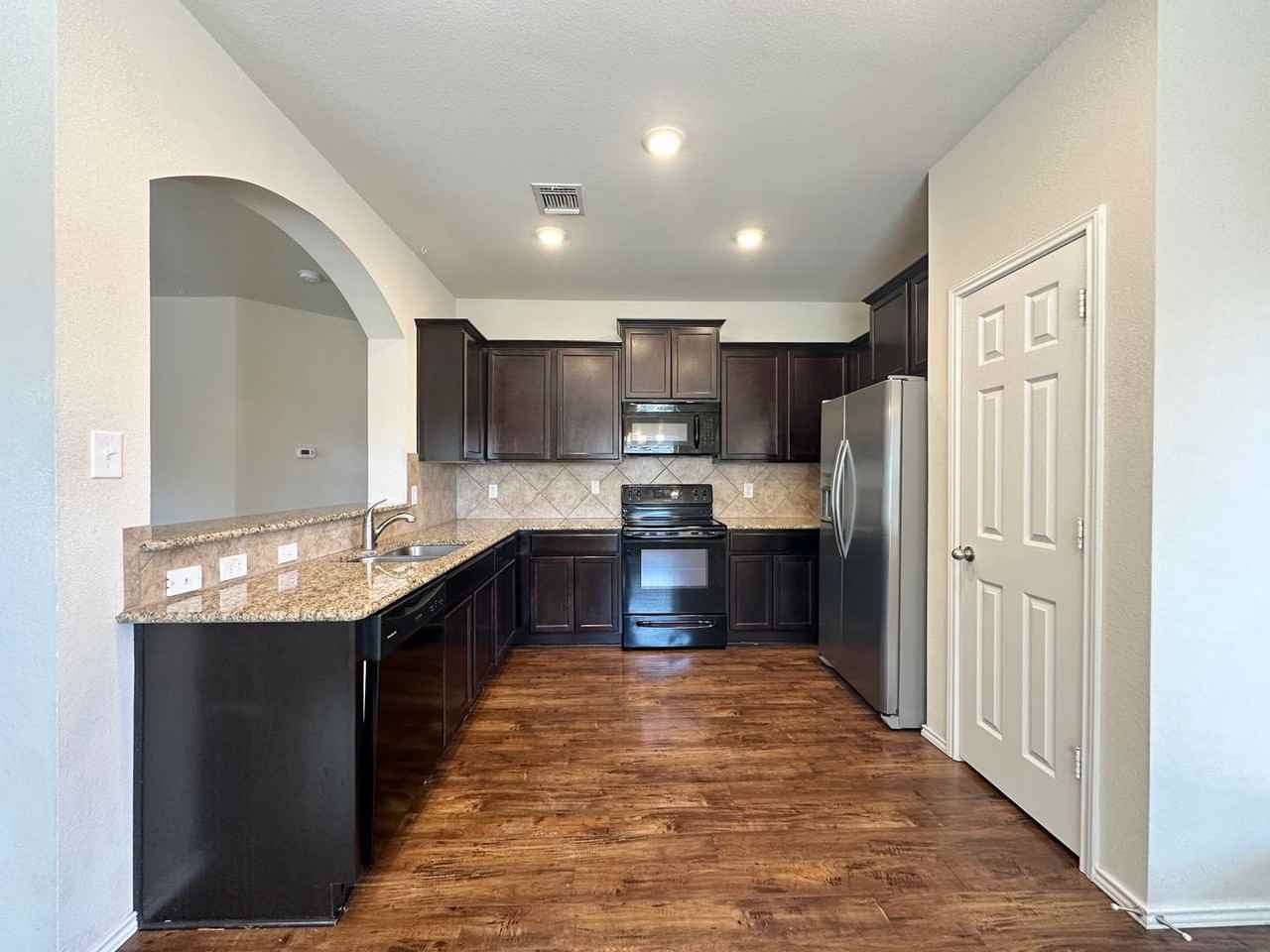3414 Parkmill Dr - Photo 7 of 36