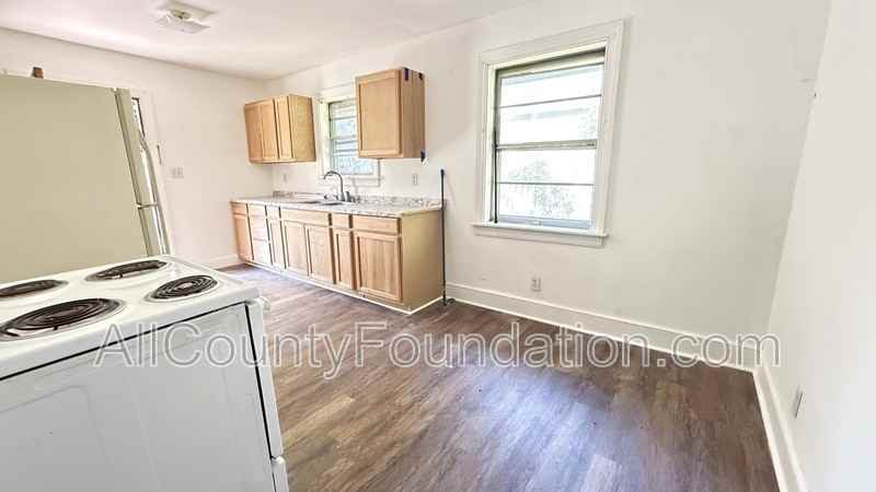 5613 Parana St #A - Photo 4 of 10