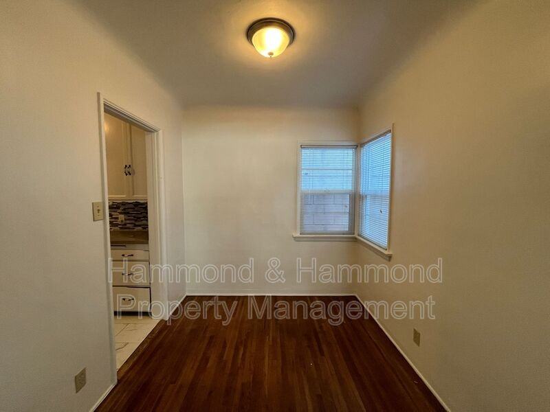 12243 Magnolia Blvd - Photo 4 of 13