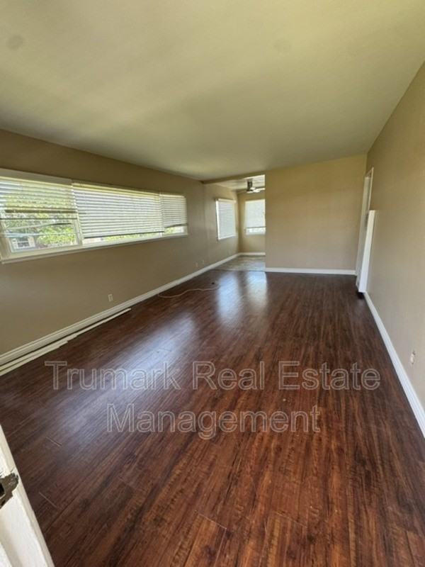 2421 N Brighton St - Photo 3 of 6
