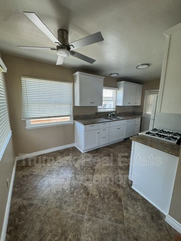 2421 N Brighton St - Photo 4 of 6