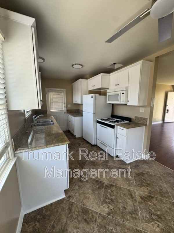 2421 N Brighton St - Photo 5 of 6