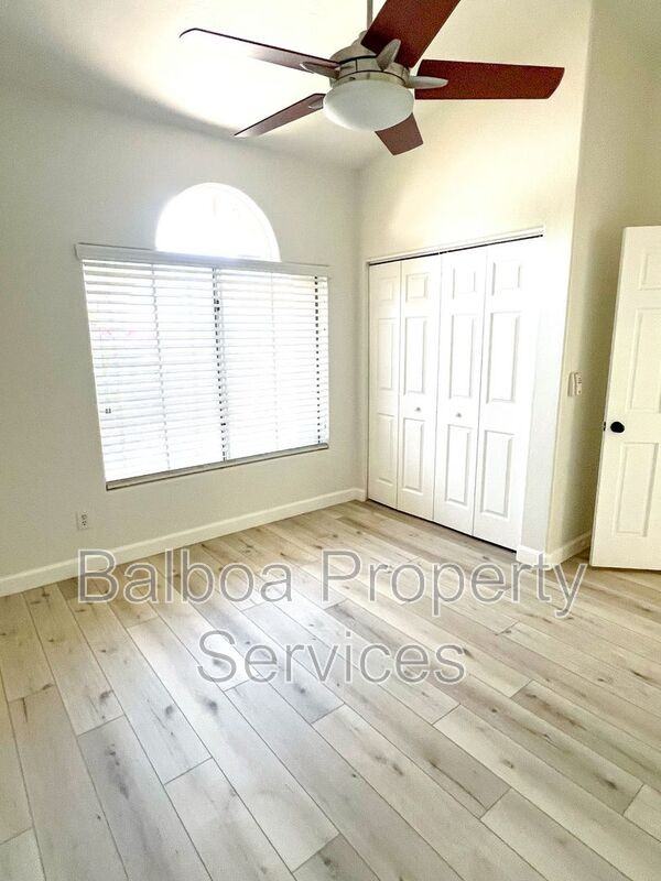 1220 E Briarwood Ter - Photo 3 of 25