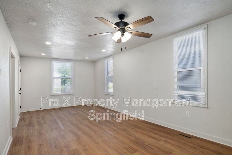 750 S New Ave - Photo 7 of 21