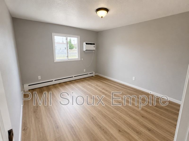 2606 S Duluth Ave #2606 - Photo 4 of 7