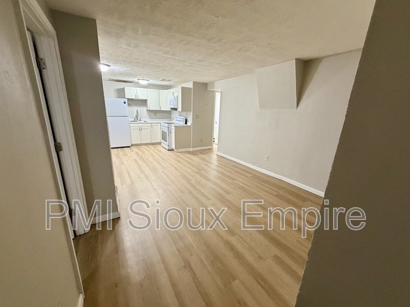 112 N Prairie Ave #4 - Photo 6 of 6