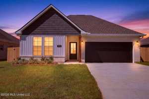 featured image of 7719 Claymont Cir