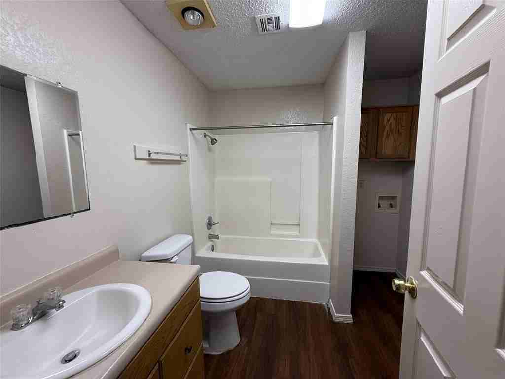 200 Brad St - Photo 7 of 10