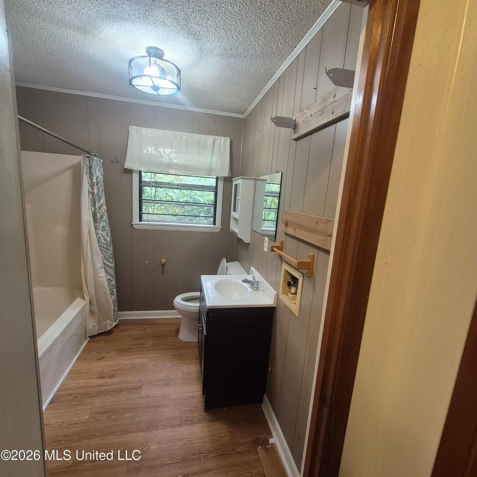 141 River Bend Dr - Photo 3 of 7