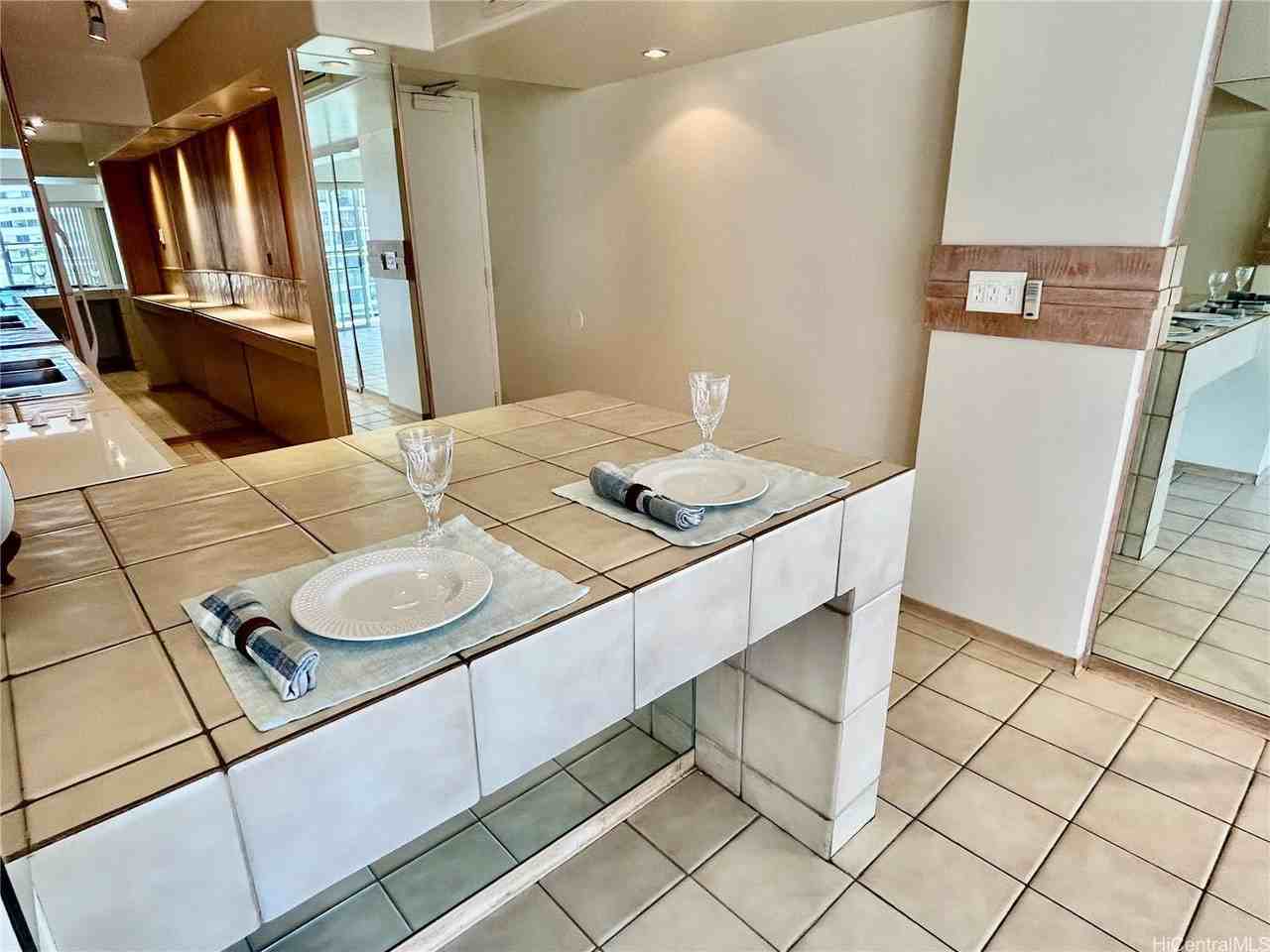 1645 Ala Wai Blvd #903 - Photo 3 of 19