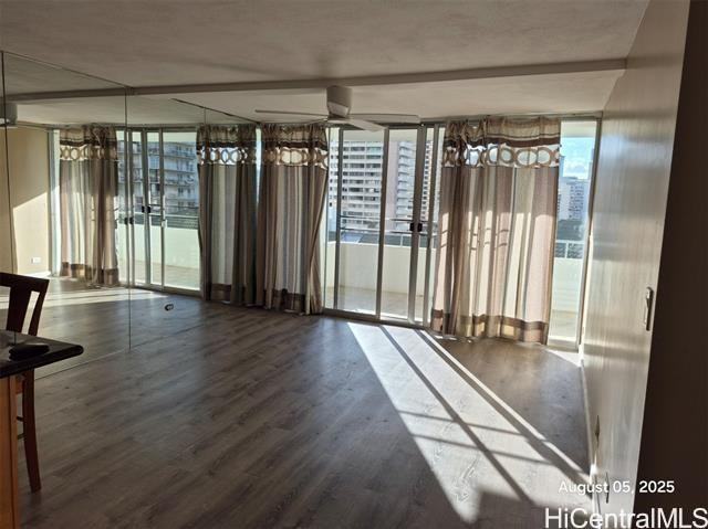 430 Kaiolu St #1002 - Photo 4 of 13