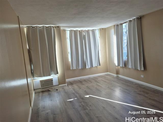 430 Kaiolu St #1002 - Photo 5 of 13