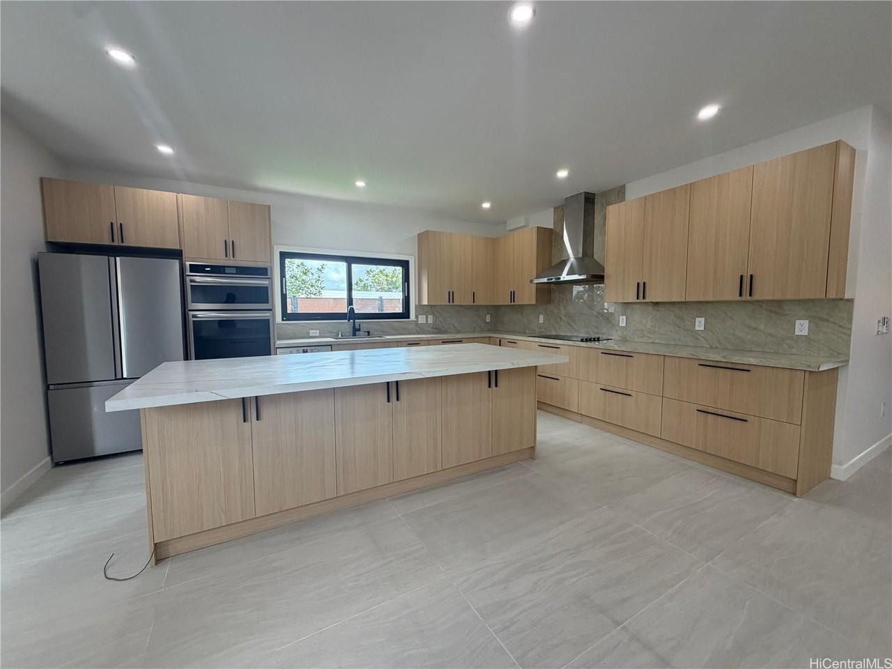 1229 Kukila St - Photo 2 of 15