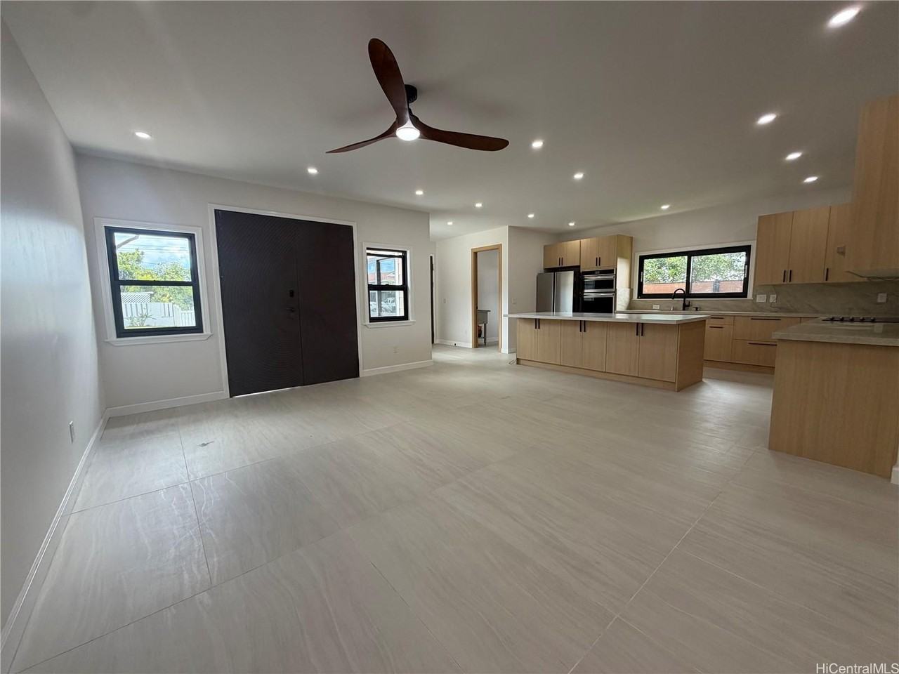 1229 Kukila St - Photo 4 of 15