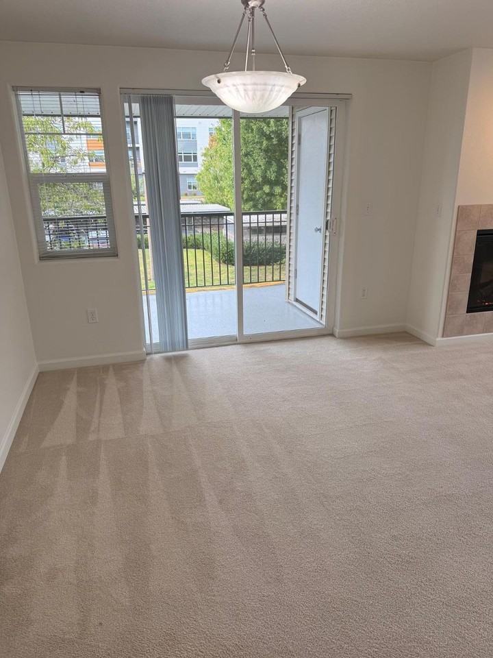 770 Nw 185th Ave #207 - Photo 6 of 30