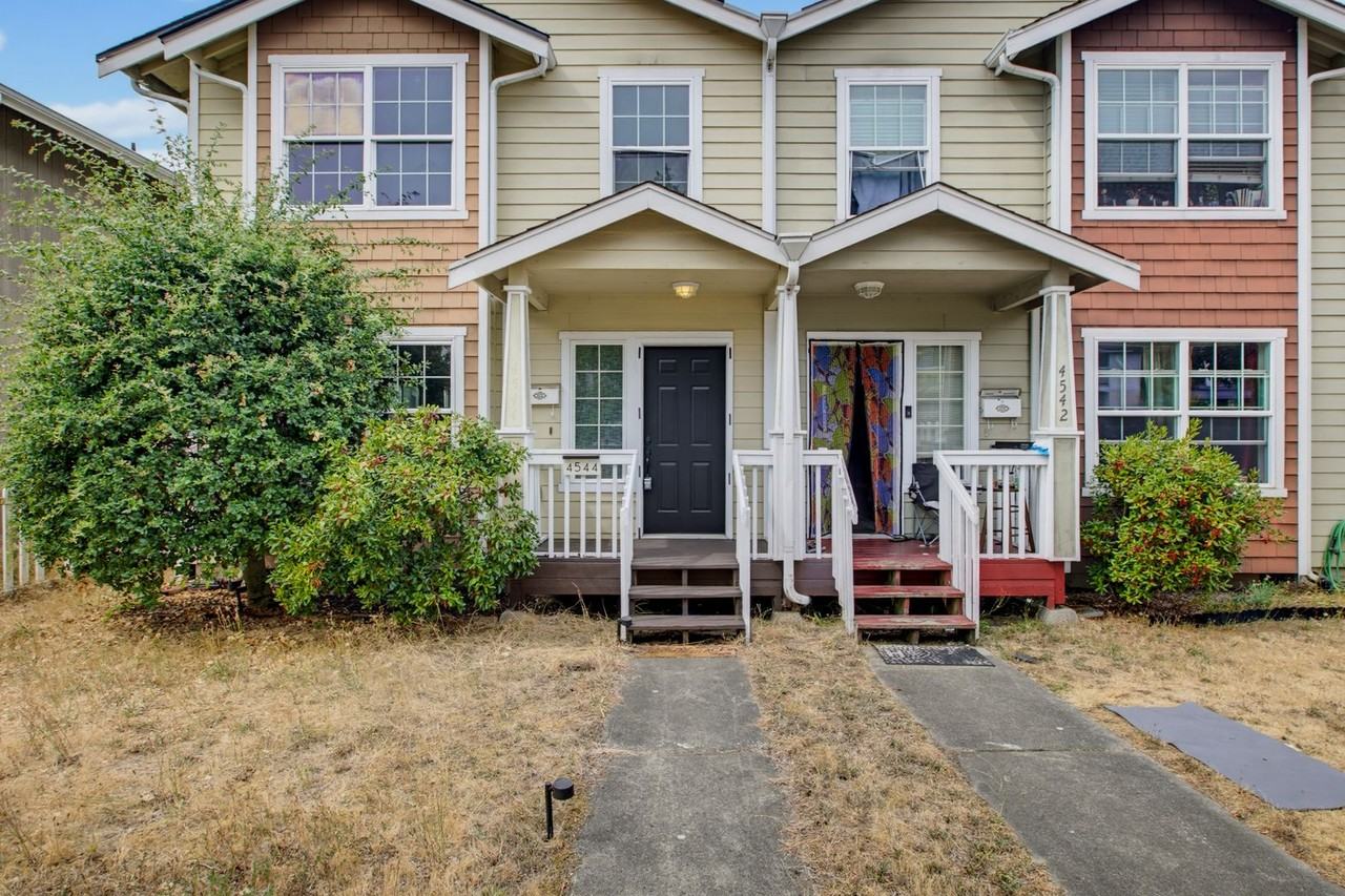 4544 S Warner St - Photo 3 of 25